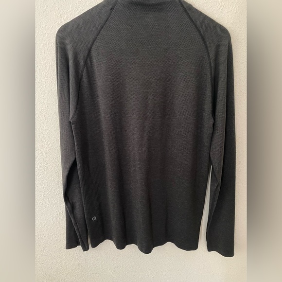Lululemon Mens Quarter Zip-up - Picture 4 of 5